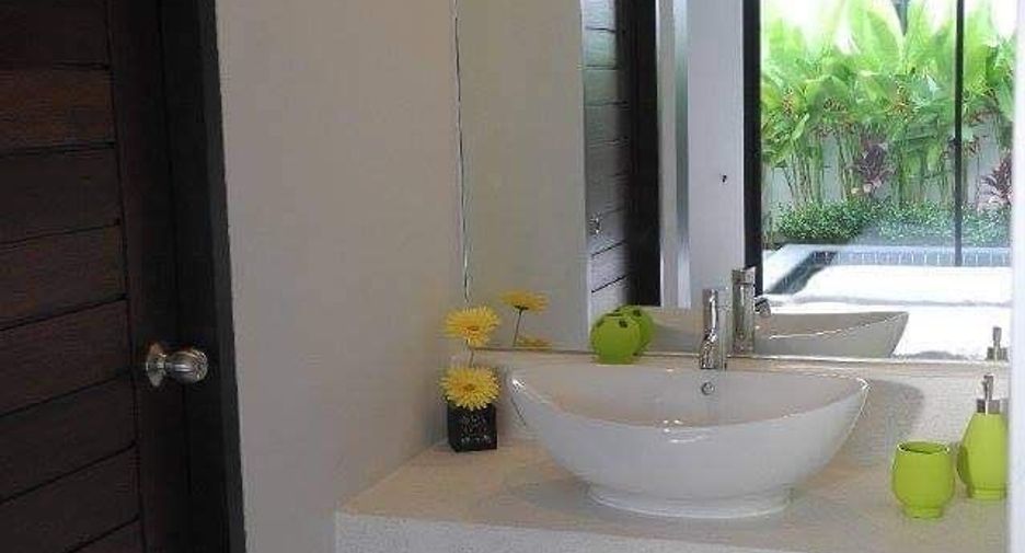 For rent 3 bedrooms villa in Mueang Phuket, Phuket