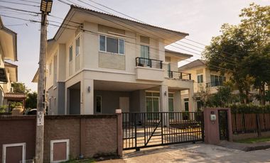 For sale 3 ベッドルーム house in Bang Khae, Bangkok