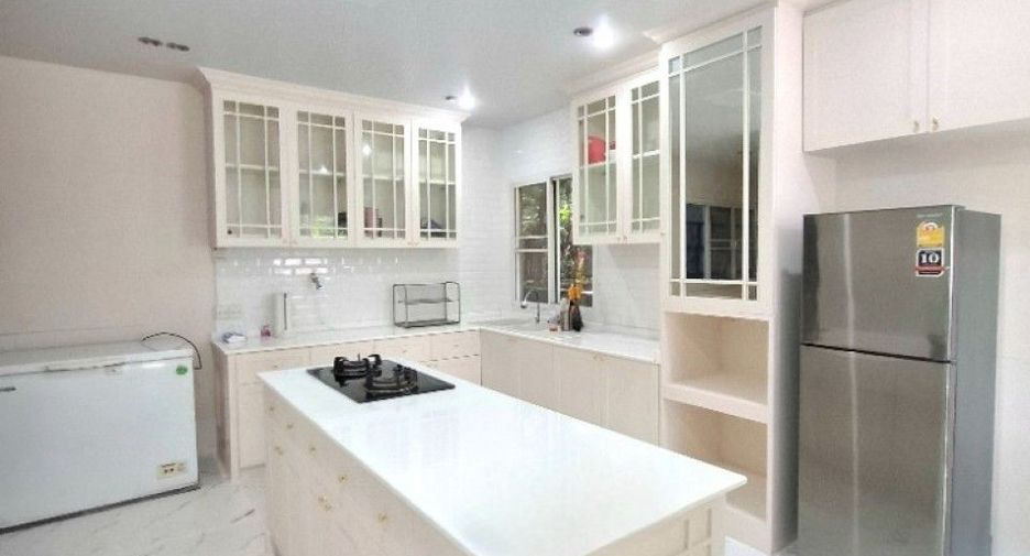 Haus zur Miete mit 3 Zimmer in Prawet, Bangkok