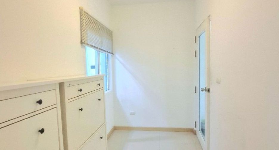 Haus zur Miete mit 3 Zimmer in Prawet, Bangkok