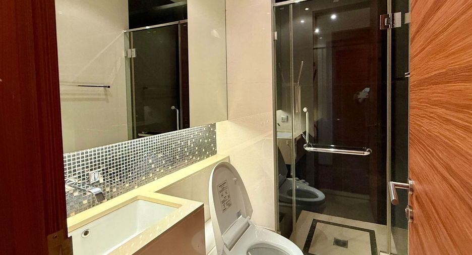 For rent and for sale 2 bedrooms condo in Khlong Toei, Bangkok