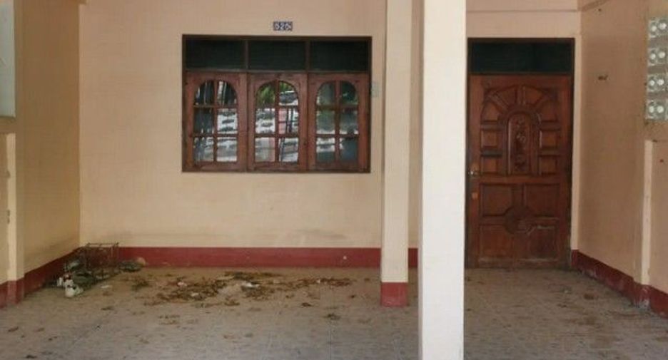 À vendre 1 chambre maison de ville à Phrom Khiri, Nakhon Si Thammarat