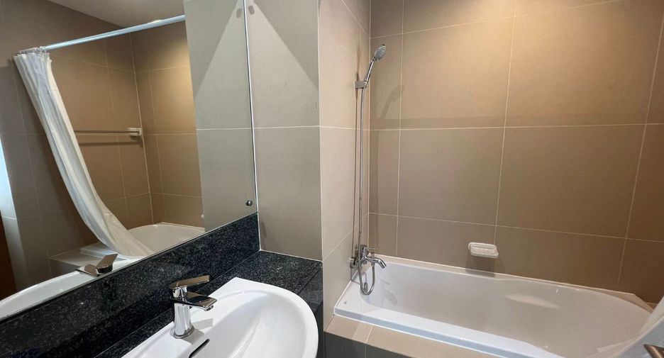 For rent and for sale 2 bedrooms condo in Watthana, Bangkok