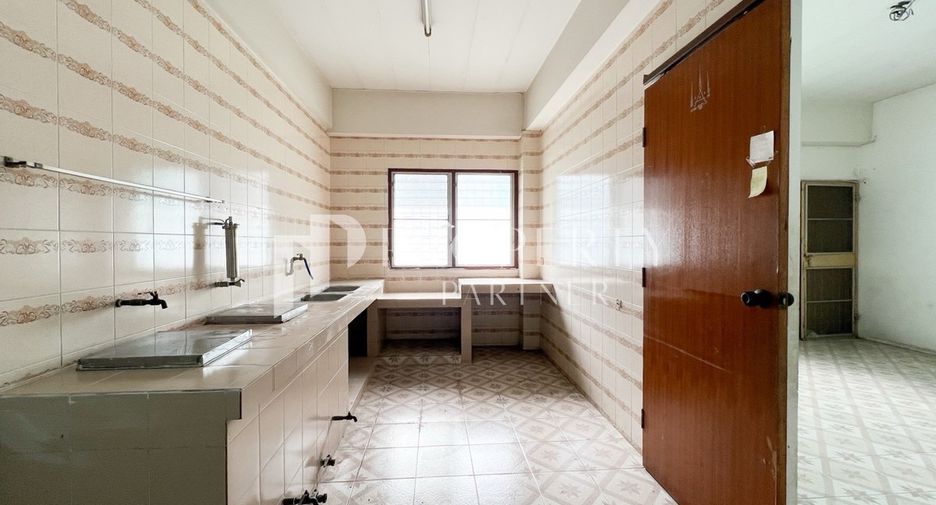 For sale 10 ベッドルーム office in Prawet, Bangkok