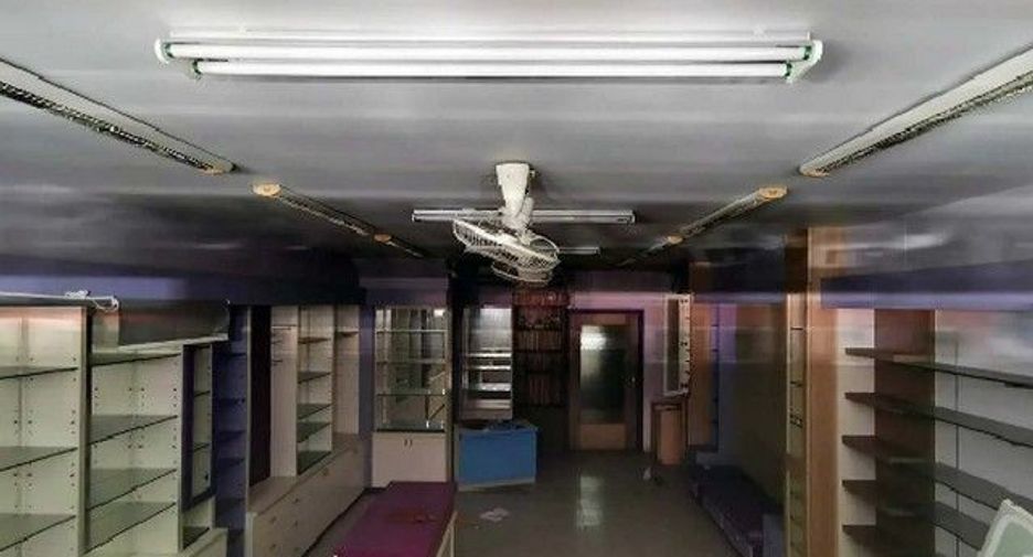 For sale 1 bed retail Space in Phrom Khiri, Nakhon Si Thammarat
