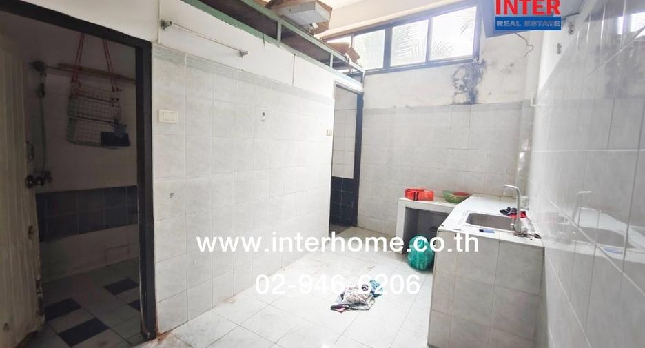 For sale 3 bedrooms retail Space in Khlong San, Bangkok