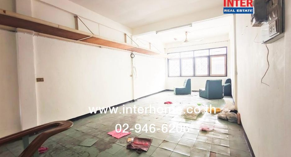 For sale 3 bedrooms retail Space in Khlong San, Bangkok