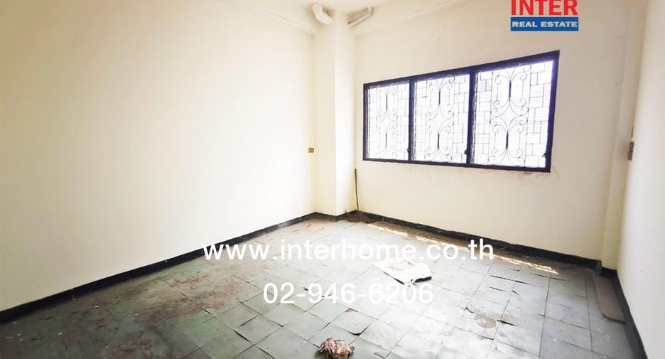 For sale 3 bedrooms retail Space in Khlong San, Bangkok