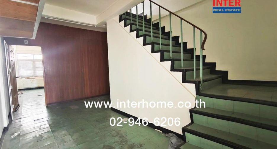 For sale 3 bedrooms retail Space in Khlong San, Bangkok
