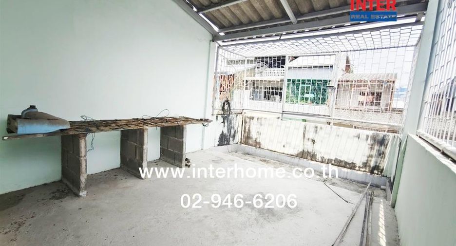 For sale 3 bedrooms retail Space in Khlong San, Bangkok