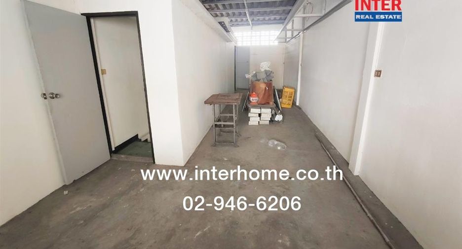 For sale 3 bedrooms retail Space in Khlong San, Bangkok