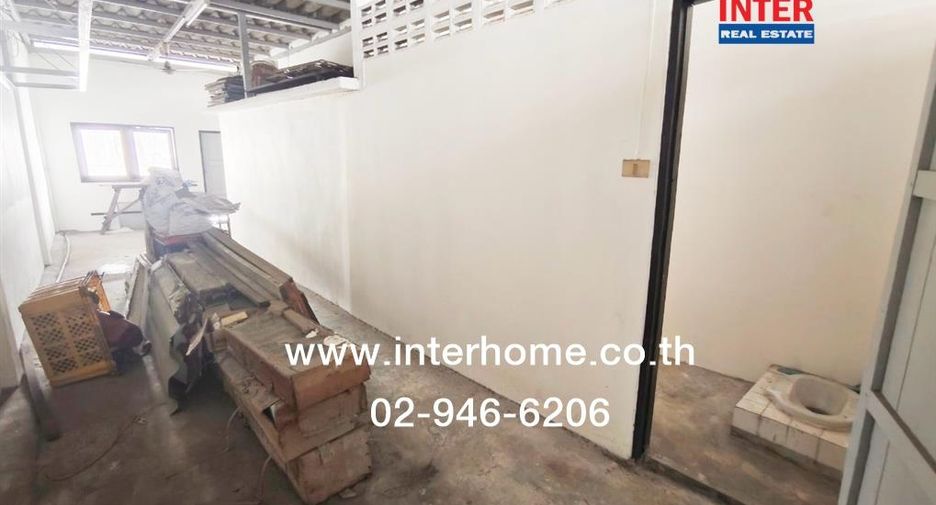 For sale 3 bedrooms retail Space in Khlong San, Bangkok