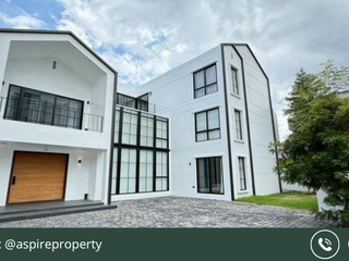 For sale 6 ベッドルーム house in Khlong San, Bangkok