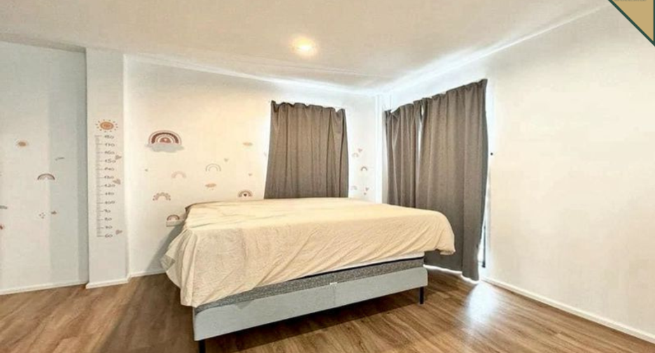 For sale 6 bedrooms house in Khlong San, Bangkok