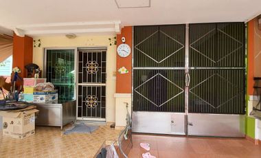 Продажа 4 спальни таунхаус в Sam Phran, Накхонпатхом