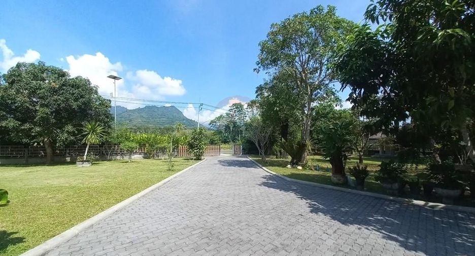 À vendre 5 chambres maison à Lan Saka, Nakhon Si Thammarat