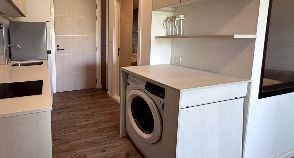For sale 1 bed condo in Si Racha, Chonburi