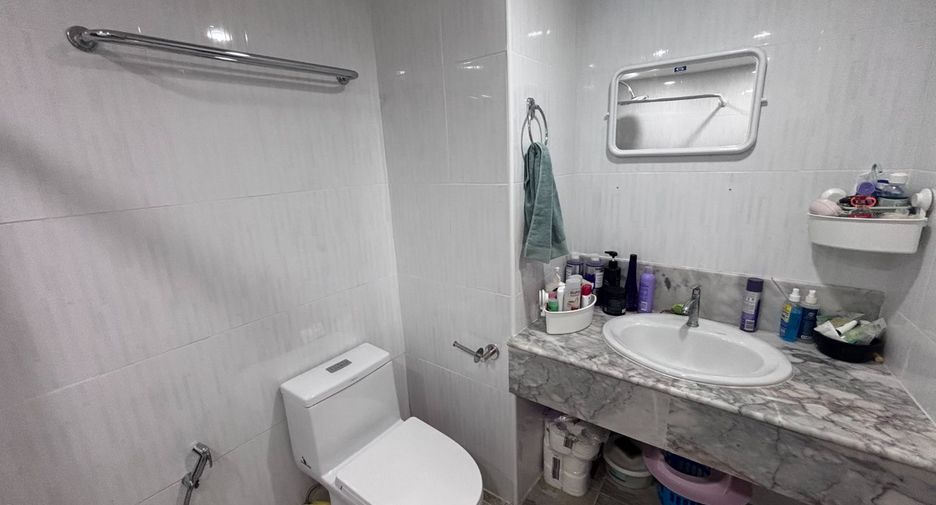 For rent 1 bed condo in Mueang Rayong, Rayong