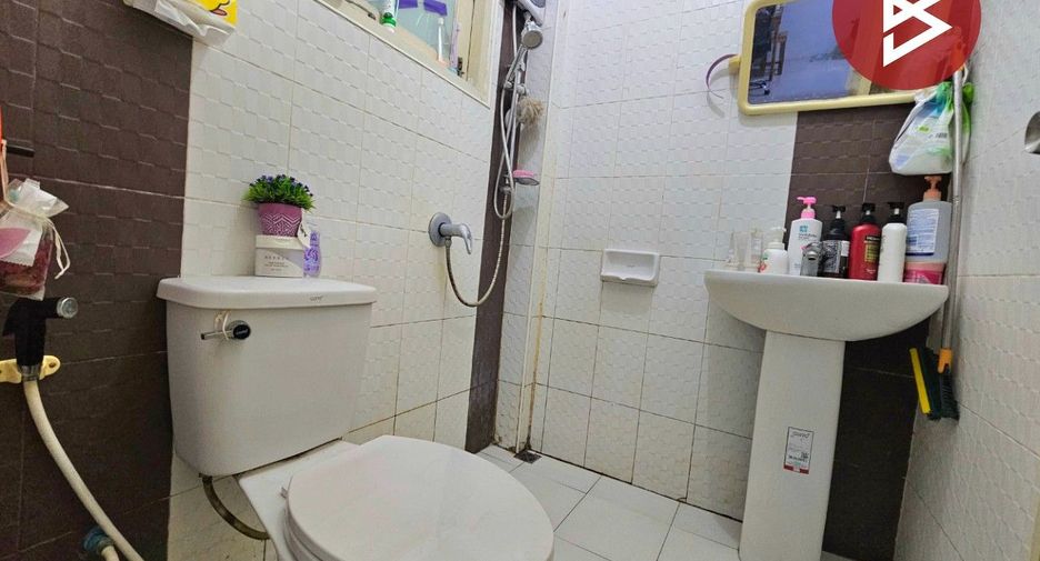 Casa adosada en venta de 2 habitaciones en Mueang Chon Buri, Chonburi