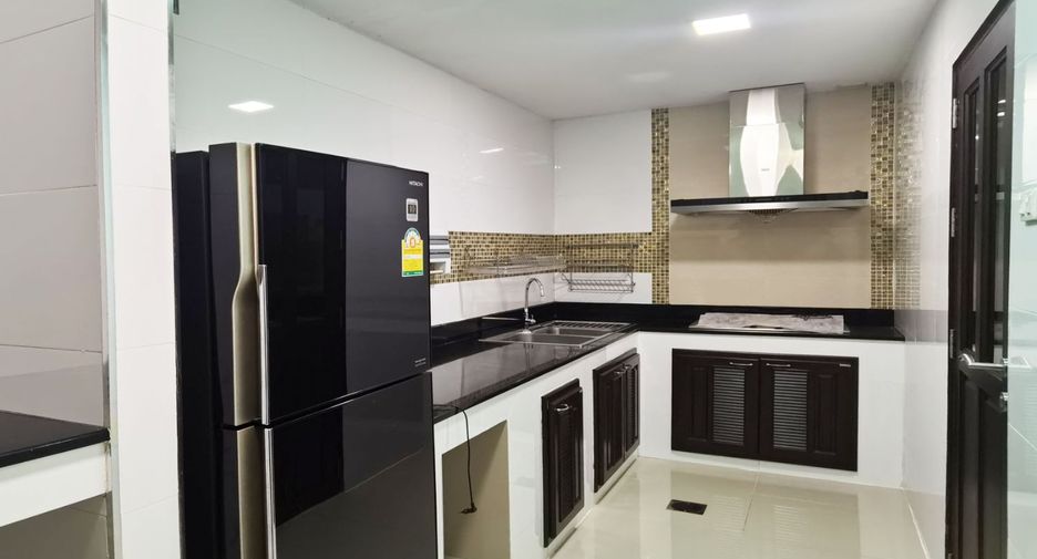 Reihenhaus zur Miete mit 3 Zimmer in Suan Luang, Bangkok