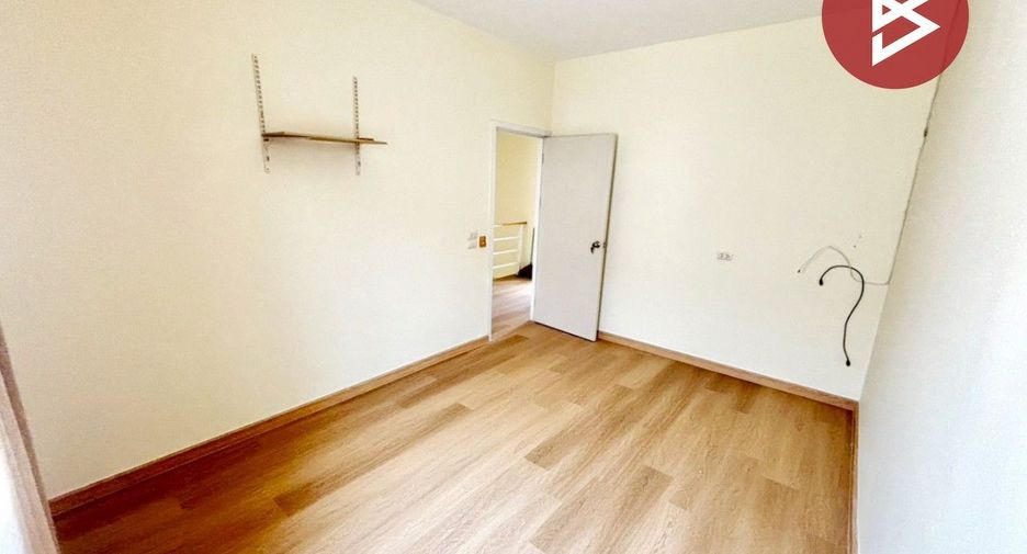 For sale 3 ベッドルーム condo in Bang Sao Thong, Samut Prakan
