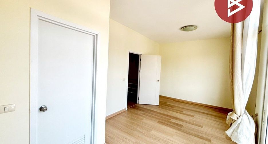 For sale 3 ベッドルーム condo in Bang Sao Thong, Samut Prakan