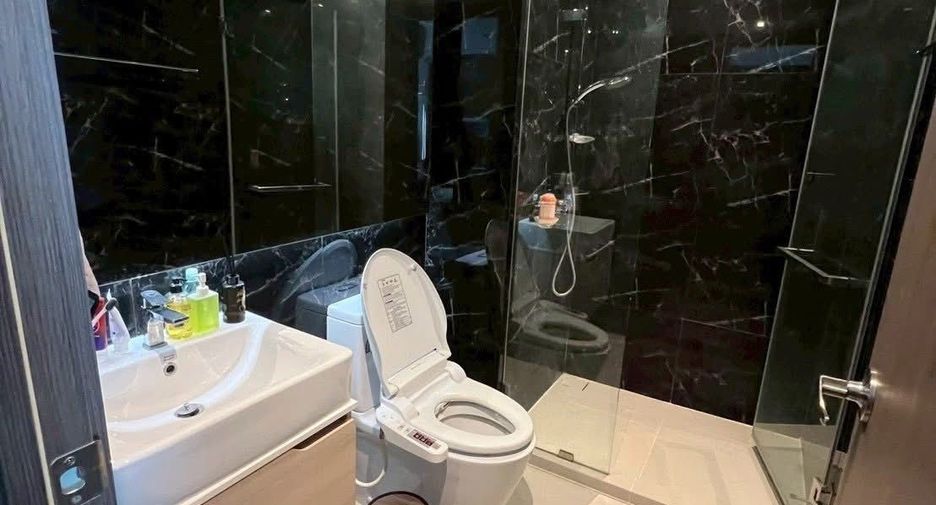 For rent 1 bed condo in Bang Rak, Bangkok