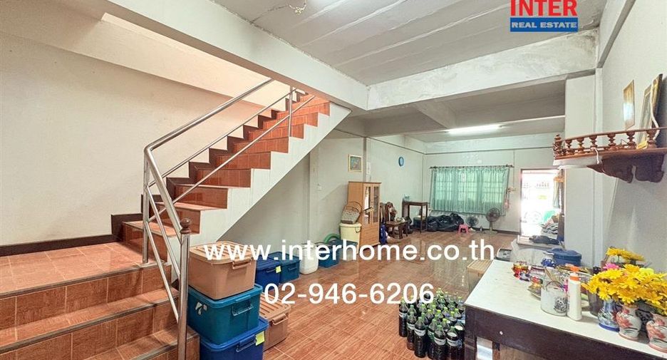 For sale 2 bedrooms townhouse in Mueang Samut Prakan, Samut Prakan