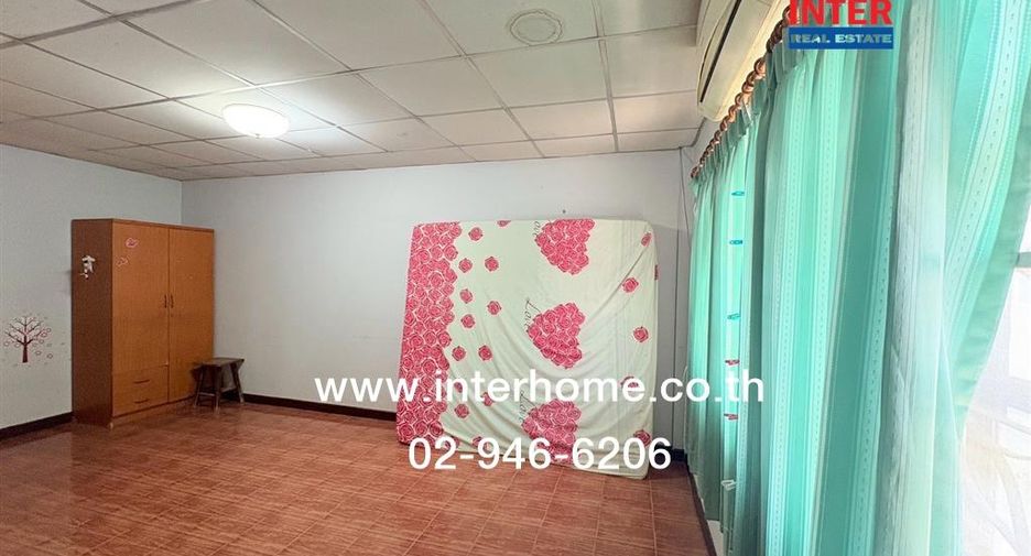 For sale 2 bedrooms townhouse in Mueang Samut Prakan, Samut Prakan