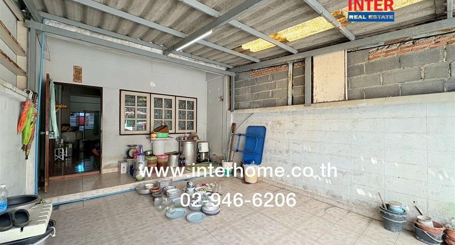 For sale 2 bedrooms townhouse in Mueang Samut Prakan, Samut Prakan