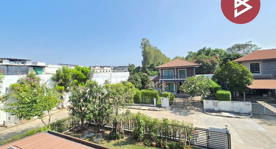 For sale 3 bedrooms house in Bang Khun Thian, Bangkok