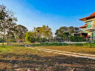 出售 土地 在 Bang Lamung, Chon Buri