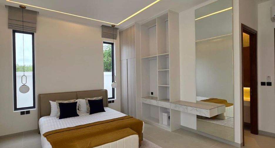 For sale 4 bedrooms villa in Thalang, Phuket