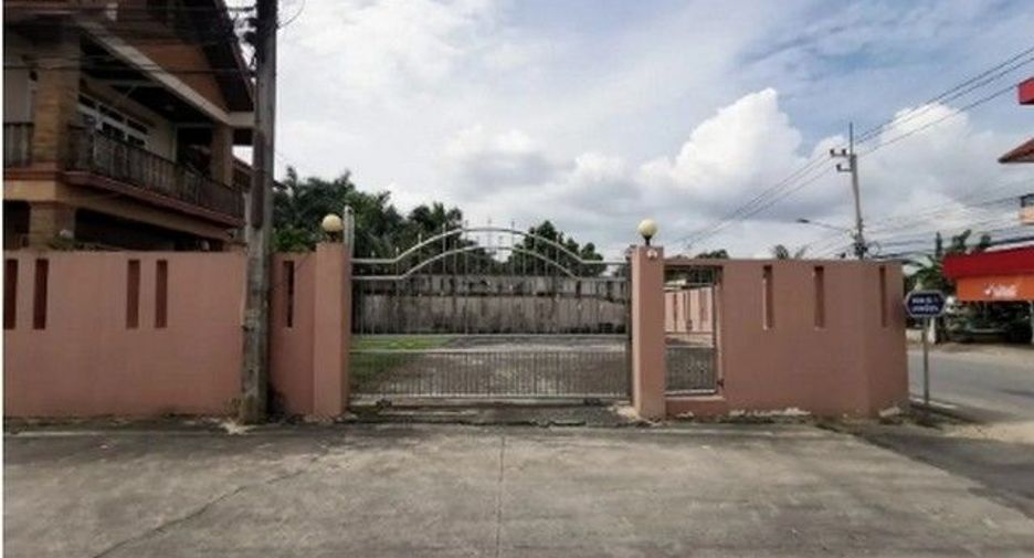 À vendre 1 chambre maison à Ban Bueng, Chonburi