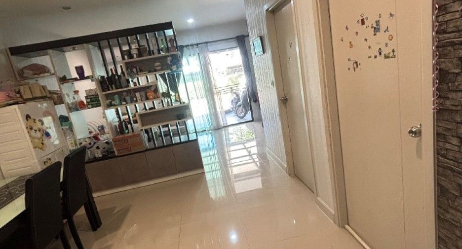 For sale 4 bedrooms townhouse in Bang Bo, Samut Prakan