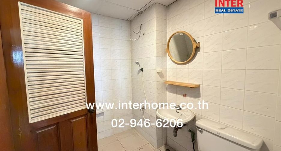 For sale 5 ベッドルーム townhouse in Bang Khae, Bangkok