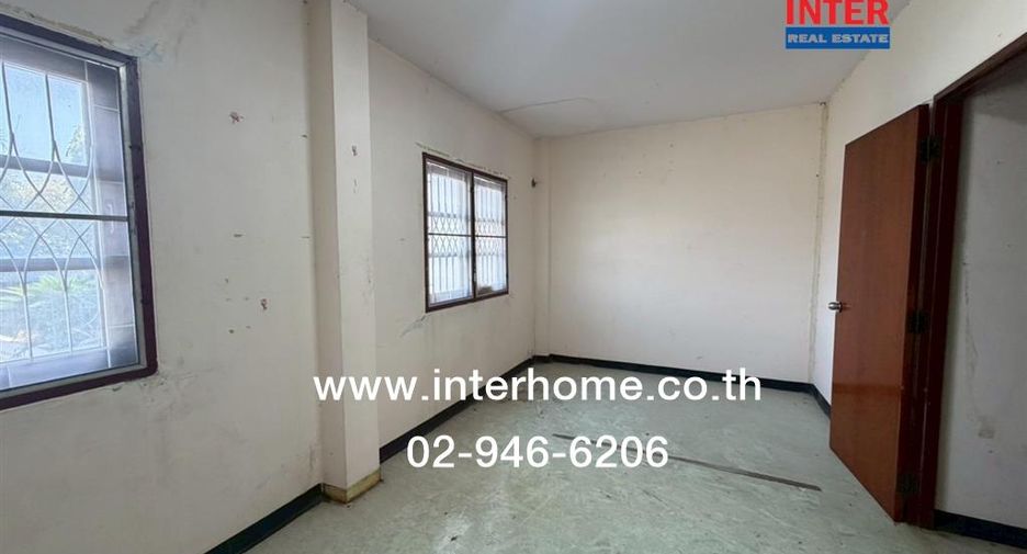 For sale 5 ベッドルーム townhouse in Bang Khae, Bangkok
