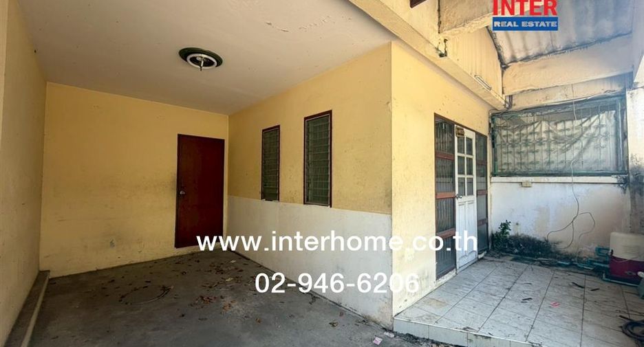 For sale 5 ベッドルーム townhouse in Bang Khae, Bangkok