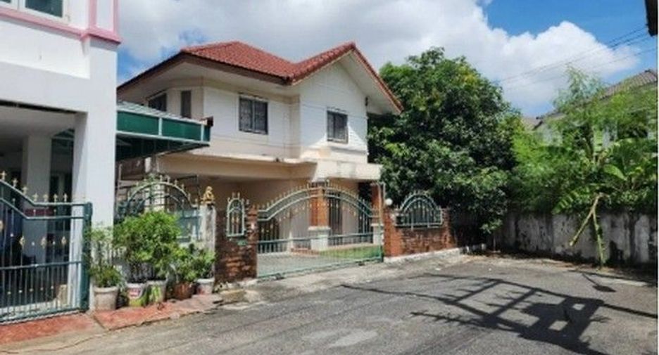 For sale 1 bed house in Ban Bueng, Chonburi