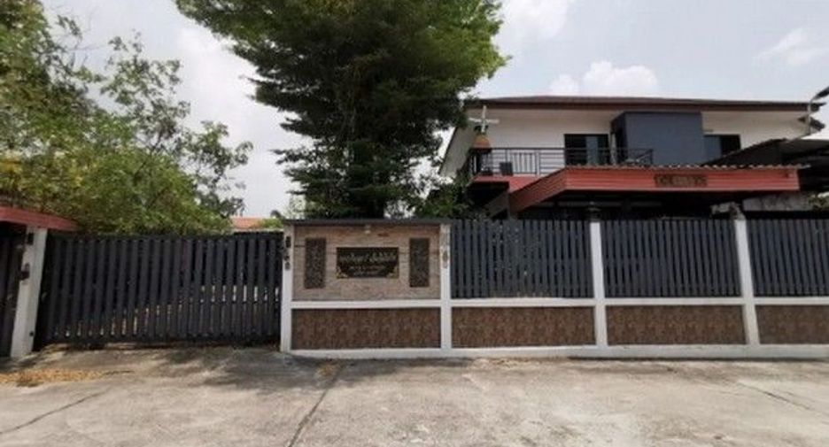 Haus zum Kauf mit 1 Zimmer in Ban Bueng, Chonburi