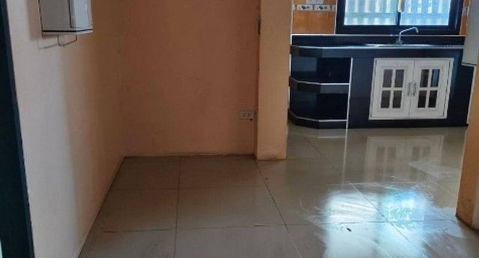 Haus zum Kauf mit 1 Zimmer in Ban Bueng, Chonburi
