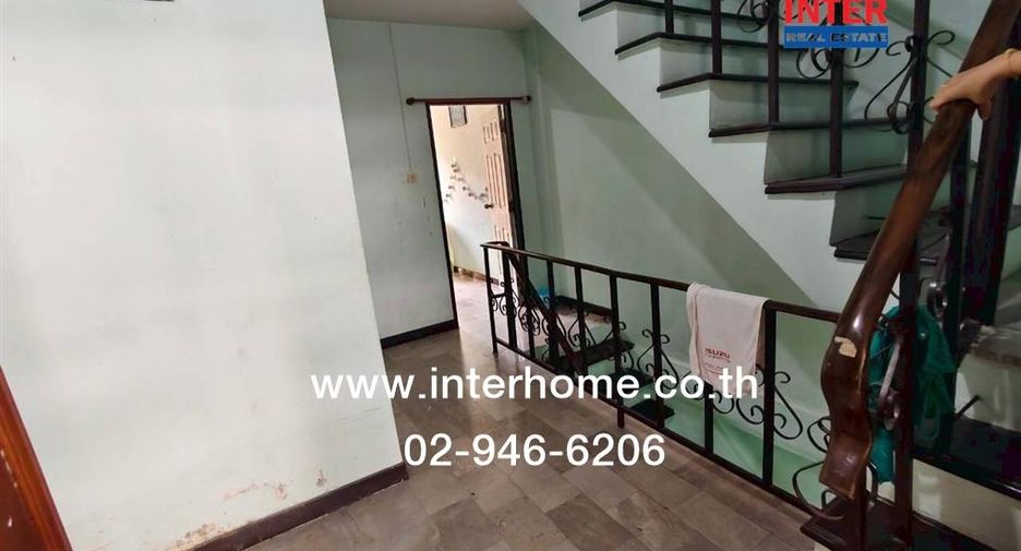 Reihenhaus zum Kauf mit 3 Zimmer in Thung Khru, Bangkok
