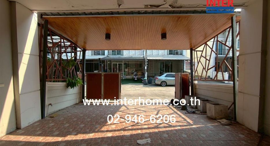For sale 4 bedrooms townhouse in Bueng Kum, Bangkok