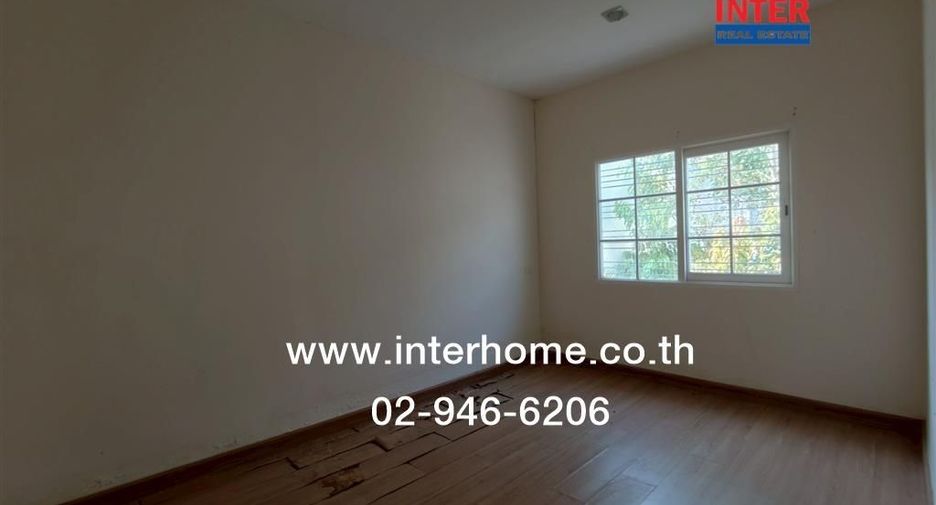 For sale 4 bedrooms townhouse in Bueng Kum, Bangkok