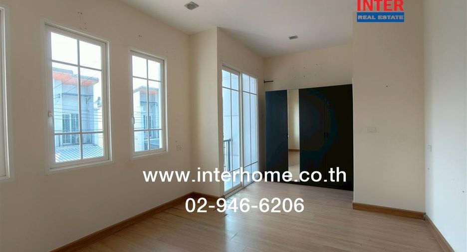 For sale 4 bedrooms townhouse in Bueng Kum, Bangkok