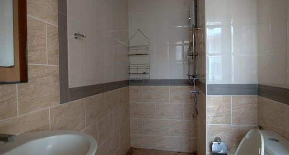 For sale 4 bedrooms townhouse in Bueng Kum, Bangkok