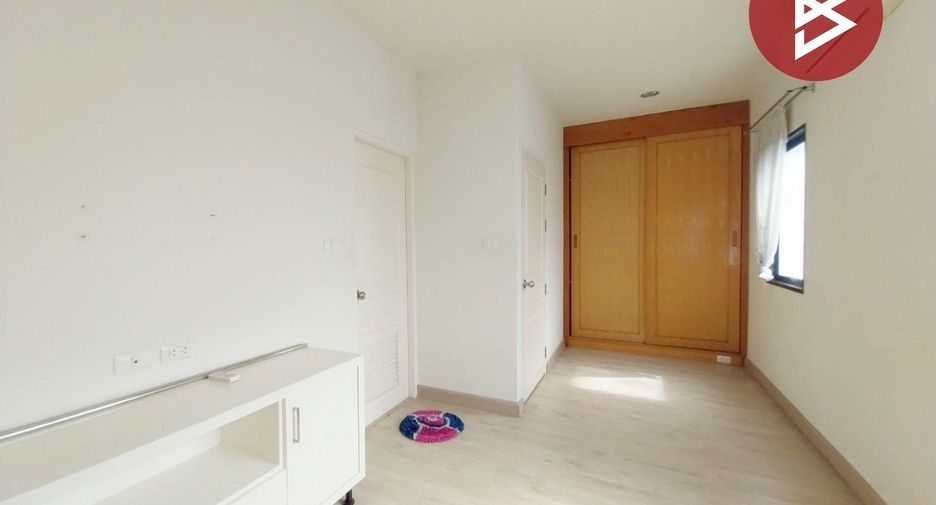 For sale 3 bedrooms townhouse in Lat Krabang, Bangkok