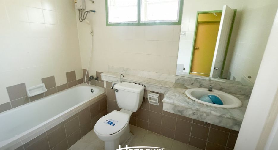 For sale 2 bedrooms townhouse in Khlong Sam Wa, Bangkok