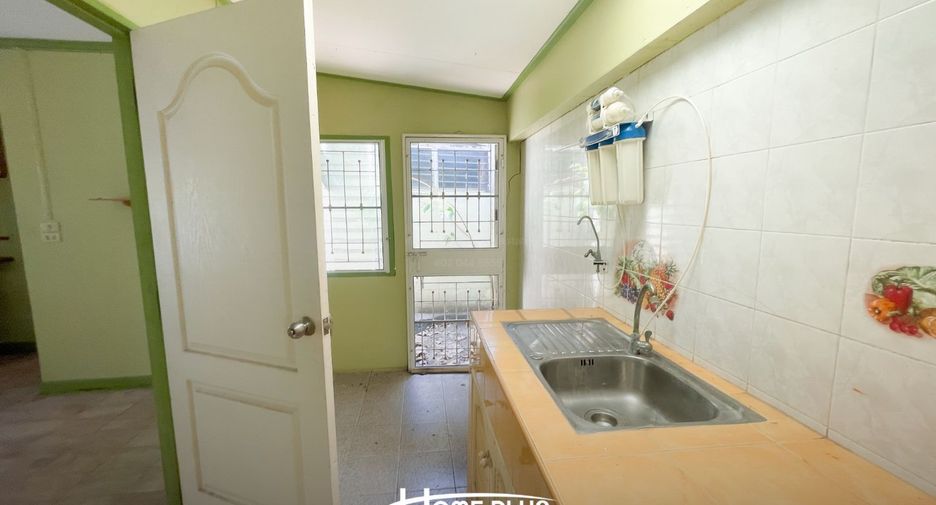 For sale 2 bedrooms townhouse in Khlong Sam Wa, Bangkok