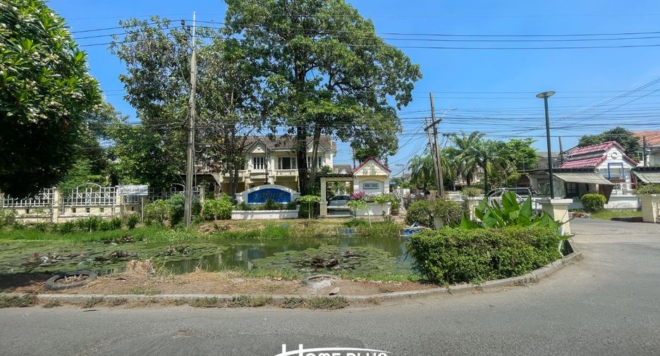 For sale 2 bedrooms townhouse in Khlong Sam Wa, Bangkok